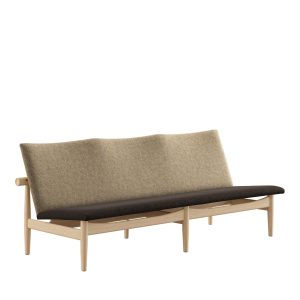 Japan 3 pers. sofa, eg klar olie af Finn Juhl