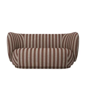 Rico Sofa 2 Louisiana, Sand/Chocolate fra Ferm Living